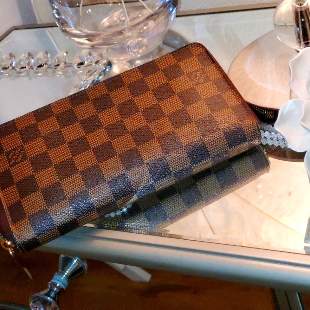 Louis Vuitton Zippy Wallet